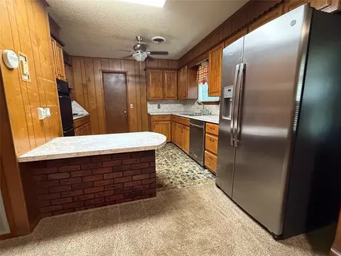 Kitchen - 42001 Sh 39 Hwy, Asher, OK 74826 photo 4 of 7