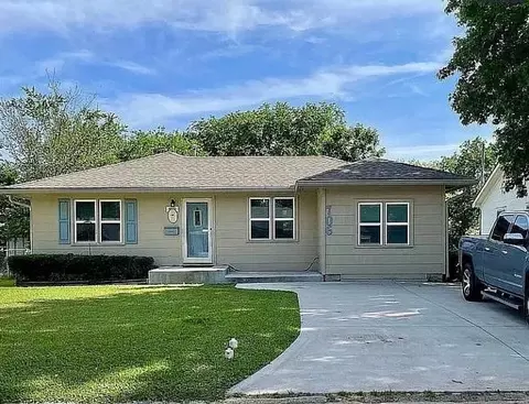 706 Elizabeth Dr, Ardmore, OK 73401
