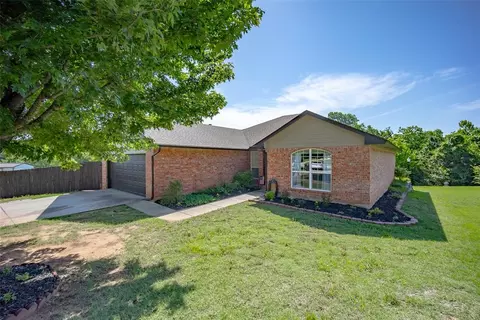 2024 Lakeside Dr, Midwest City, OK 73130