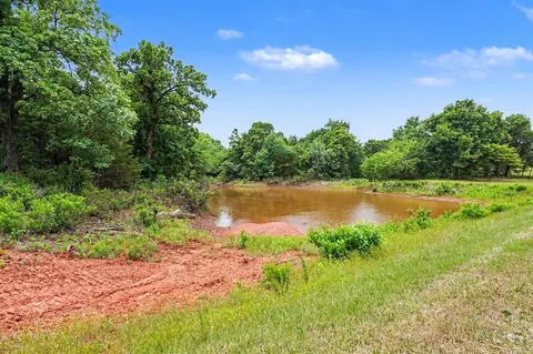 7427 Redbud Trl, Guthrie, OK 73044