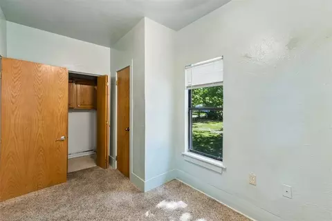Bedroom - 829 E Frank St, Norman, OK 73071 photo 5 of 6