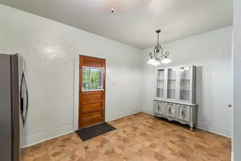 Dining - 829 E Frank St, Norman, OK 73071 photo 1 of 1