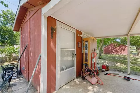 Exterior - 829 E Frank St, Norman, OK 73071 photo 13 of 13