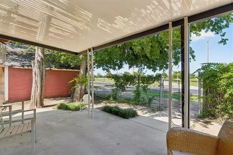 Exterior - 829 E Frank St, Norman, OK 73071 photo 4 of 13