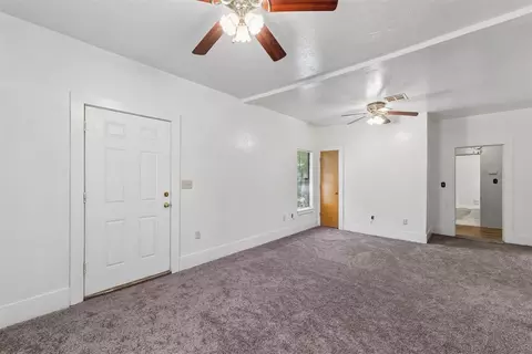 Living - 829 E Frank St, Norman, OK 73071 photo 1 of 3