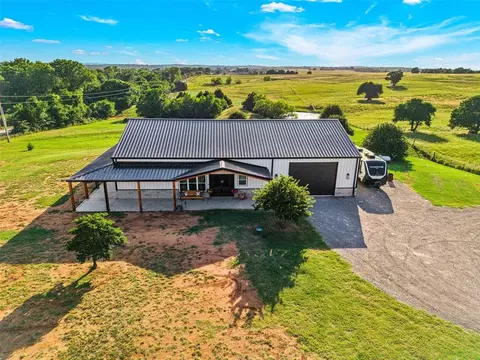 4182 Sh 92 Hwy, Cement, OK 73017