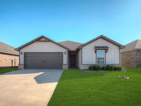 1701 Maroon Dr, El Reno, OK 73036