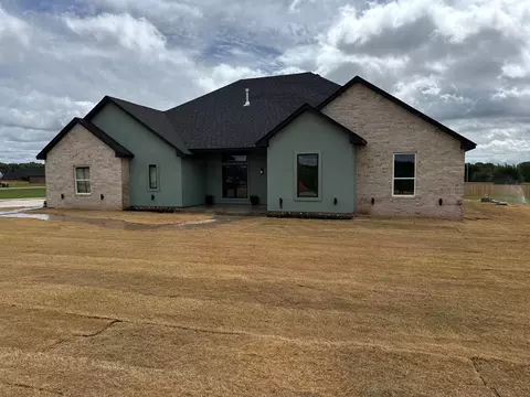 1169 Wolf Creek Dr, Blanchard, OK 73010