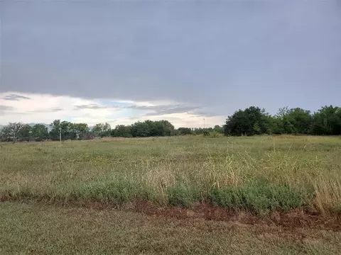 210 E Date St, Okemah, OK 74859 photo 9