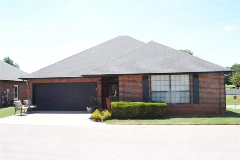 1229 N Canyon Way, Guthrie, OK 73044