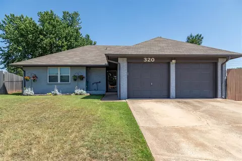320 Elder Ln, Mustang, OK 73064