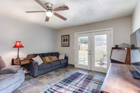 Living - 320 Elder Ln, Mustang, OK 73064 photo 2 of 3
