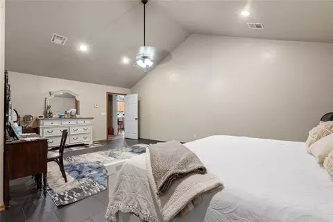 Bedroom - 40368 140th St, Byars, OK 74831 photo 2 of 2