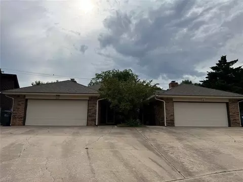 316 Town Park Rd, Norman, OK 73072