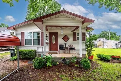 206 S 6th St, Davis, OK 73030