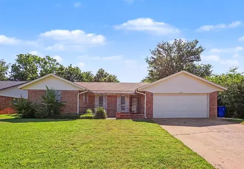 2721 Forest Oaks Cir, Norman, OK 73071