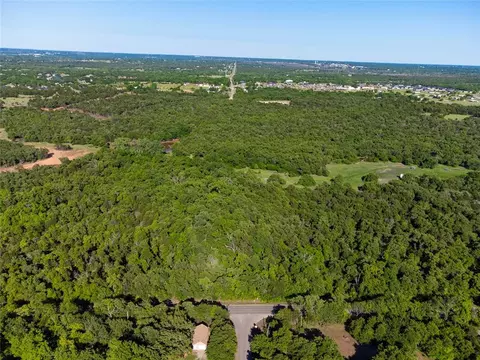 678 Simpson Ln, Edmond, OK 73034