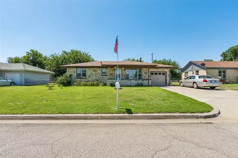 701 Thompson Dr, El Reno, OK 73036