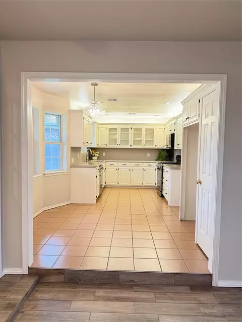Kitchen - 534 E 28th St, Edmond, OK 73013 photo 1 of 8