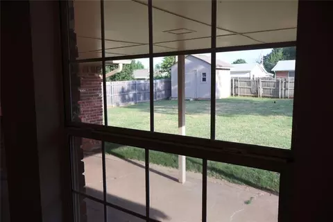 Exterior - 534 E 28th St, Edmond, OK 73013 photo 5 of 5
