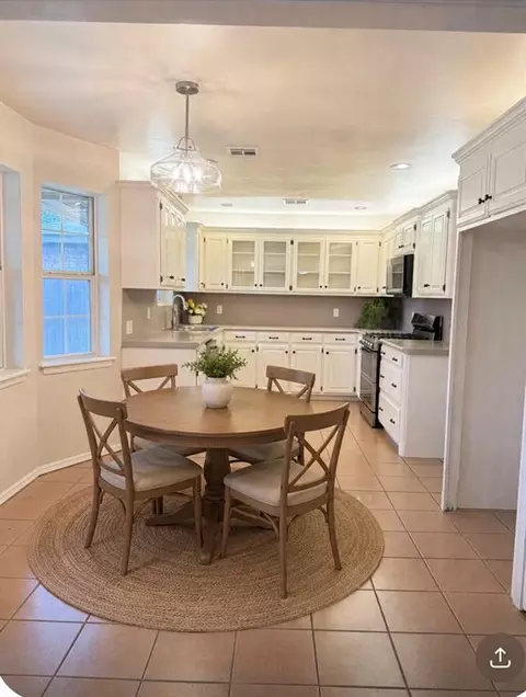Kitchen - 534 E 28th St, Edmond, OK 73013 photo 7 of 8