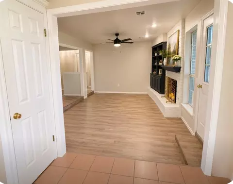 Living - 534 E 28th St, Edmond, OK 73013 photo 2 of 6
