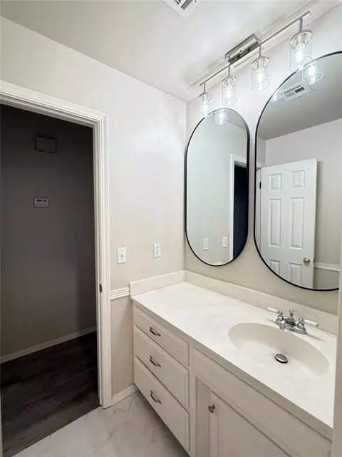Bath - 534 E 28th St, Edmond, OK 73013 photo 1 of 7