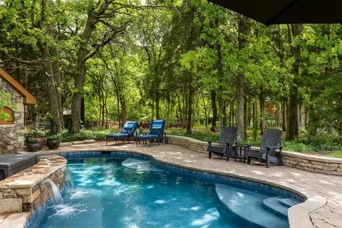 6607 Forest Creek Dr, Edmond, OK 73034