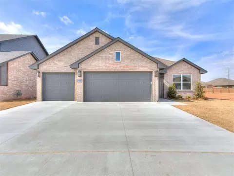 7705 Three Woods Ln, Yukon, OK 73099