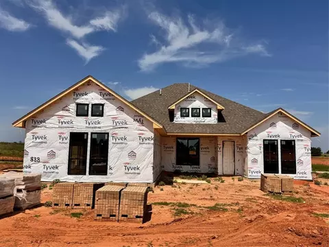 888 Davis Dr, Blanchard, OK 73010