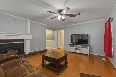 Living - 817 N Platt Cir, Moore, OK 73170 photo 1 of 5