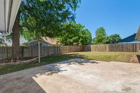 Exterior - 817 N Platt Cir, Moore, OK 73170 photo 6 of 7