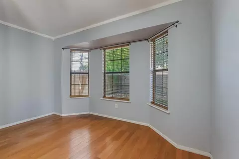 Living - 817 N Platt Cir, Moore, OK 73170 photo 5 of 5