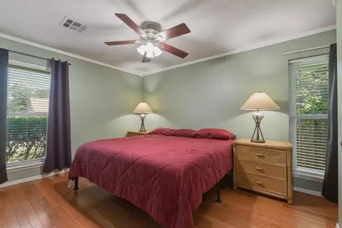 Bedroom - 817 N Platt Cir, Moore, OK 73170 photo 5 of 8