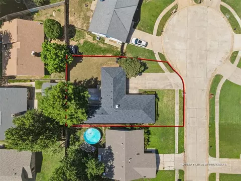 View/Area - 817 N Platt Cir, Moore, OK 73170 photo 3 of 5