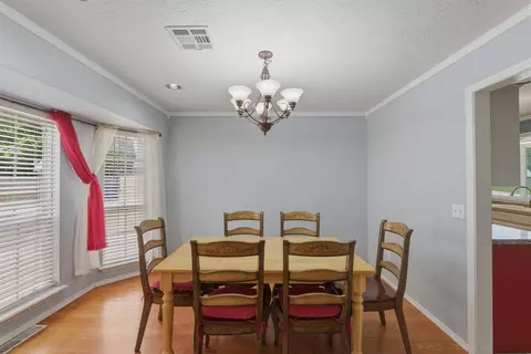 Dining - 817 N Platt Cir, Moore, OK 73170 photo 2 of 3