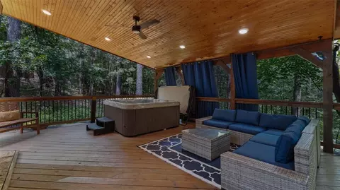 Exterior - 136 Gnarly Maple Trl, Broken Bow, OK 74728 photo 6 of 9