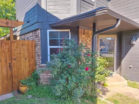 Exterior - 519 Stoneridge Dr, Moore, OK 73160 photo 3 of 6