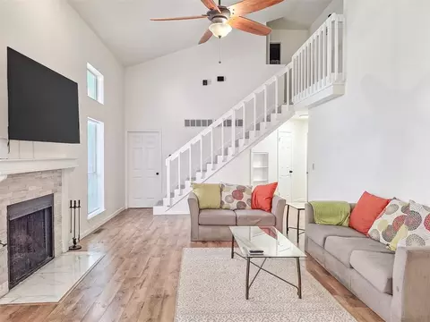 Living - 519 Stoneridge Dr, Moore, OK 73160 photo 2 of 2
