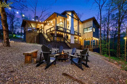 816 S Eagle Mountain Trl, Broken Bow, OK 74728