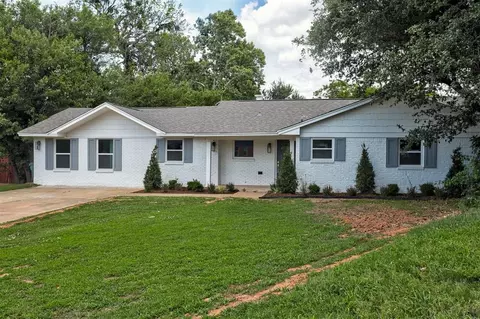 719 Normandie Dr, Norman, OK 73072