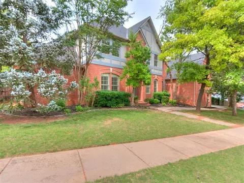 2917 Kingwood Dr, Edmond, OK 73013