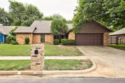 421 Golden Oaks Dr, Norman, OK 73072