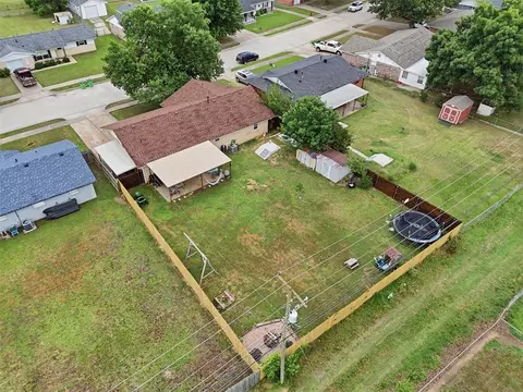 View/Area - 1209 Meadowbrook Ln, Prague, OK 74864 photo 5 of 8