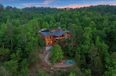 262 SW Forest Brook Loop, Broken Bow, OK 74728