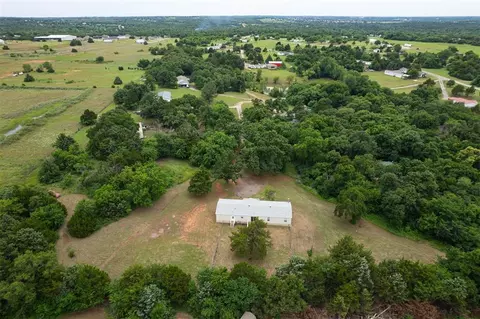 2574 Tiffany Ln, Guthrie, OK 73044