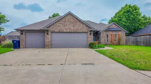 9109 NW 81st St, Yukon, OK 73099