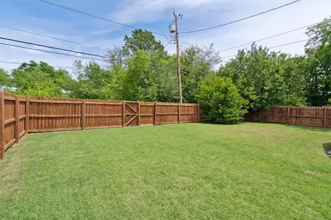 Exterior - 111 E Hughbert St, Norman, OK 73069 photo 4 of 10