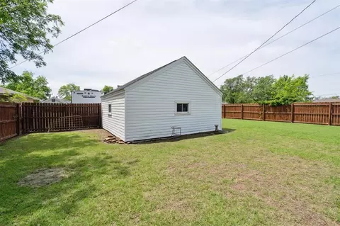 Exterior - 111 E Hughbert St, Norman, OK 73069 photo 5 of 10