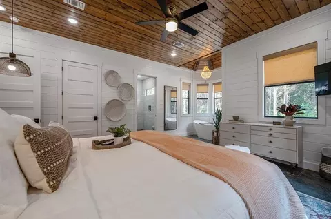 Bedroom - 152 Weeping Willow Trl, Broken Bow, OK 74728 photo 1 of 6